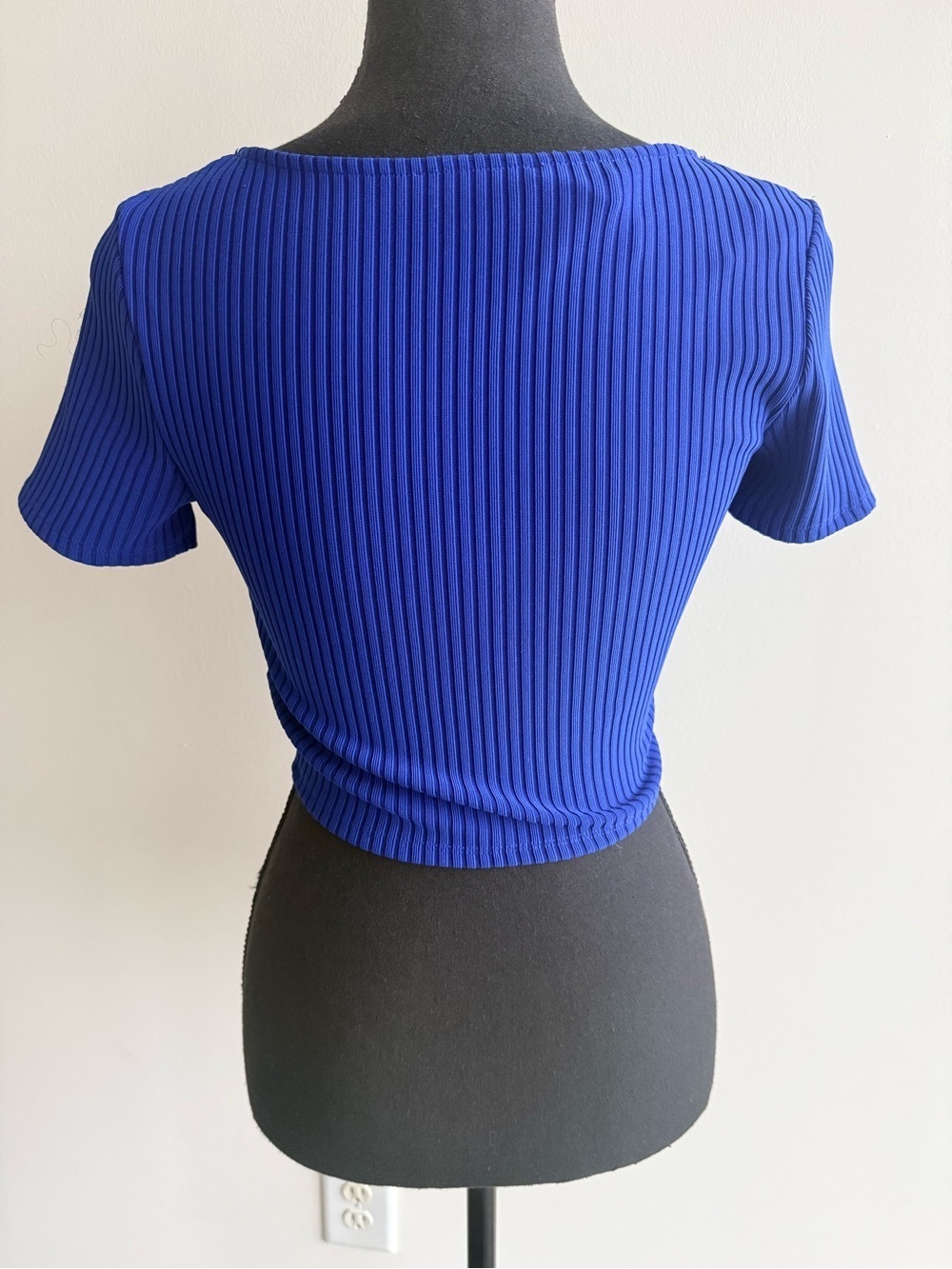 Royal Blue Ribbed Zip-Front Crop Top - Picture 5 of 6